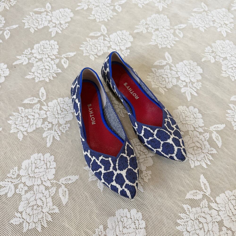 Rothy’s Pointed Flats Blue Giraffe Print Size 9